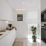 Appartamento Talamone - 2 Bedrooms And Balcony In Alvalade