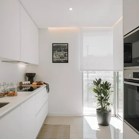 Appartamento Talamone - 2 Bedrooms And Balcony In Alvalade