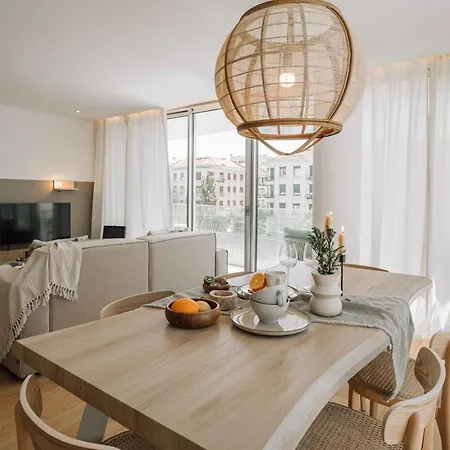 Talamone - 2 Bedrooms And Balcony In Alvalade Lizbona