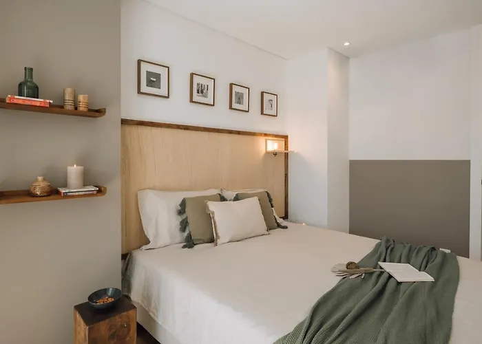 Talamone - 2 Bedrooms And Balcony In Alvalade 아파트 리스본
