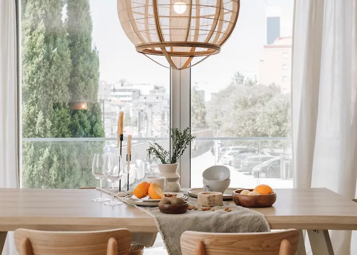 Talamone - 2 Bedrooms And Balcony In Alvalade 아파트