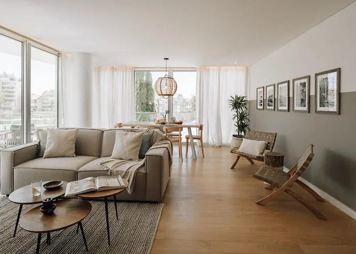 Talamone - 2 Bedrooms And Balcony In Alvalade 아파트 *