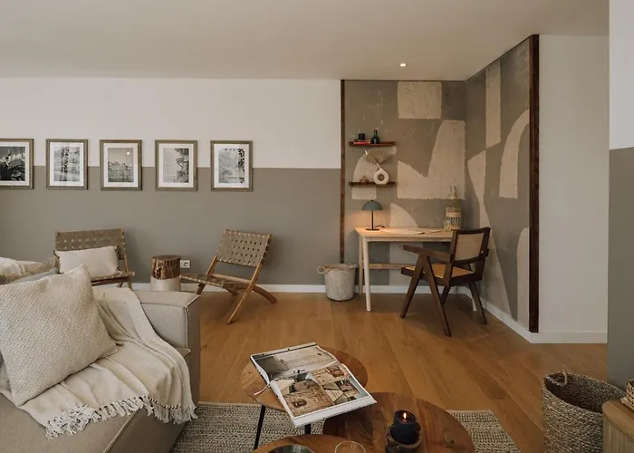 Talamone - 2 Bedrooms And Balcony In Alvalade * 리스본